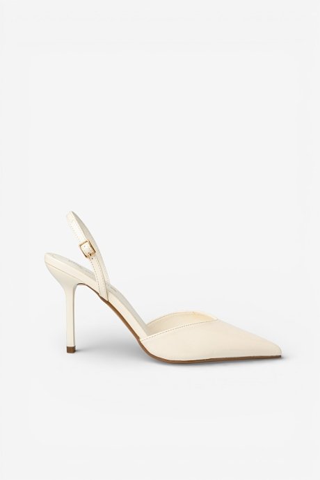 Pointy slingback heels with patent effect