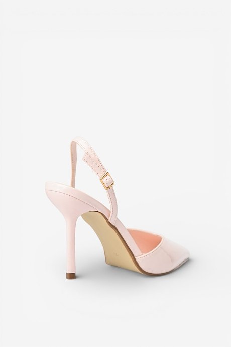 Pointy slingback heels with patent effect