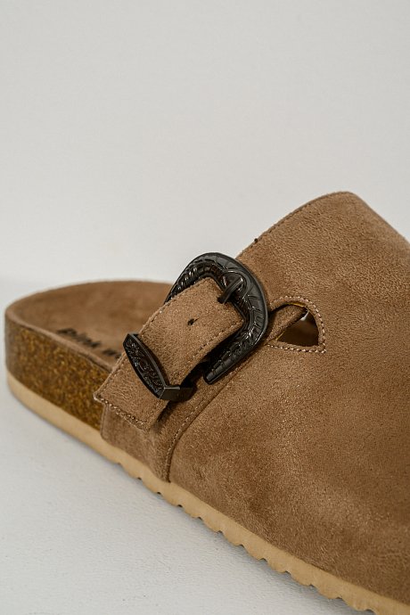 Suede sabots with buckle