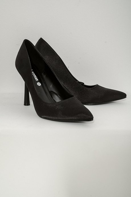 Pointed heels